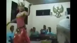 بینگ سے سینگ والی ییلینا ویرا کے ساتھ لیٹنا ویڈیو!