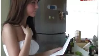 Brazzers سے پرجوش بیلا رولینڈ کے ساتھ کاؤگرل سیکس