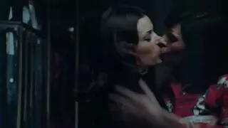 سکور لینڈ کی زبردست سٹیسی محبت کے ساتھ نسلی فلم