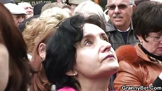 ایول اینجل کی زبردست وینیسا ویگا کے ساتھ لمبے بال