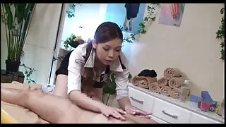 فیملی اسٹروک سے خوبصورت کلیئر بلیک کے ساتھ میڈیم سائز ٹِٹس مووی